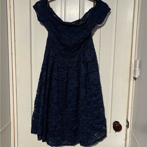 Chic Navy Lace Midi Dress